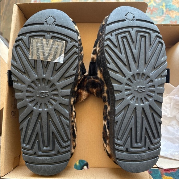 Ugg fluffita Panther Print Platform Slippers - Picture 2 of 9